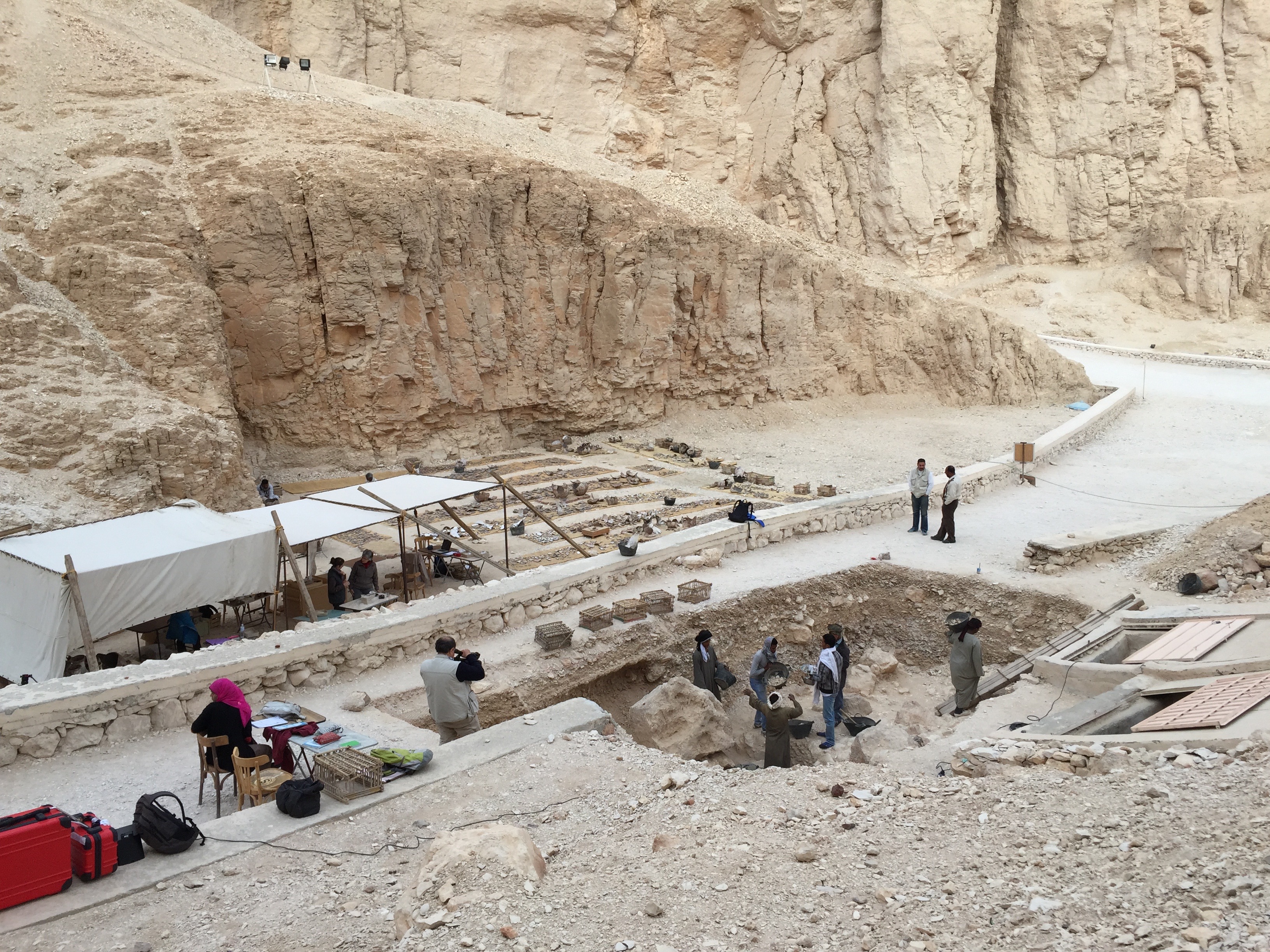 Valley of the Kings: Collaboration on the excavation mission of the University of Basel. A new grave was discovered in January 2012, the findings caused worldwide media attention in 2014